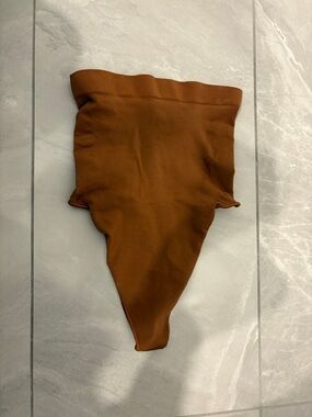 Skims Mid-Waist Thong